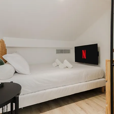 アパート Modern 3br Duplex Near Port & Old Town | By Airnest *