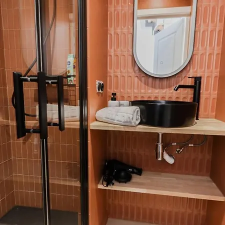 Modern 3br Duplex Near Port & Old Town | By Airnest * ニース