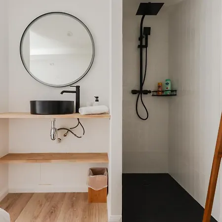 Modern 3br Duplex Near Port & Old Town | By Airnest *