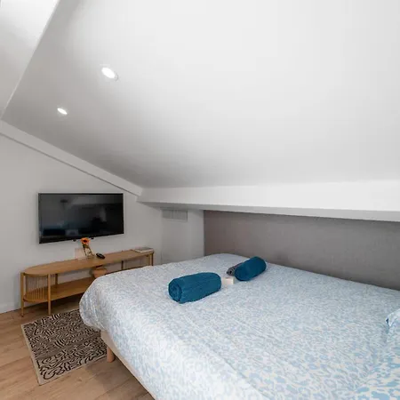 3br Duplex W/ Balcony & A/c - Port Of | By Airnest * Nice